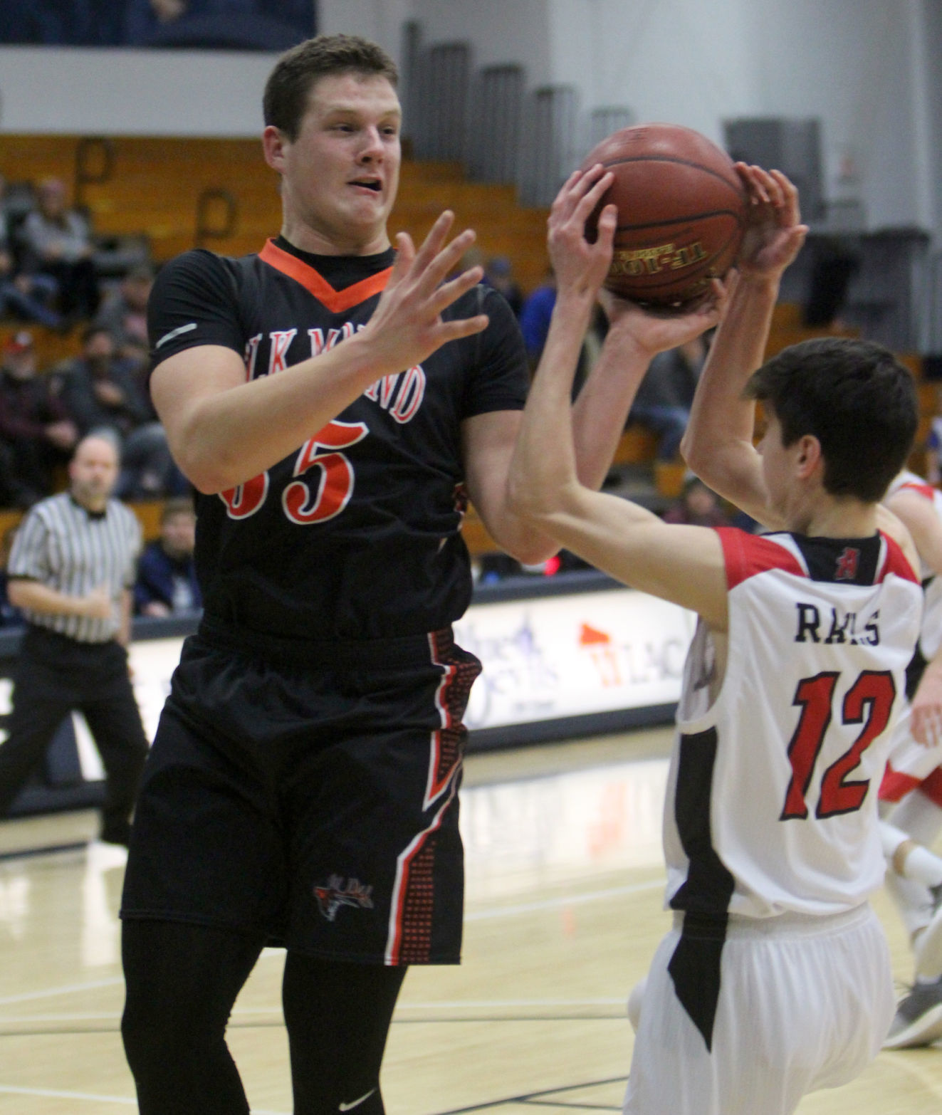 Elk Mound boys basketball vs Altoona 12-1-18
